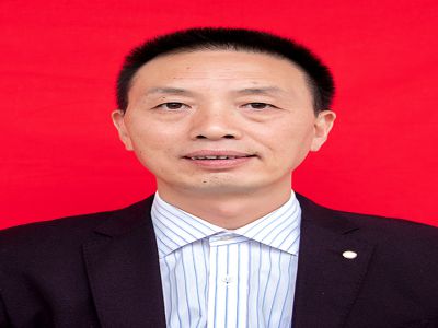 冉澤明：遠(yuǎn)恒佳學(xué)校小學(xué)部副校長，高級教師，全國優(yōu)秀教師、全國新教育榜樣教師、重慶市骨干教師，榮獲重慶市美術(shù)優(yōu)質(zhì)課一等獎