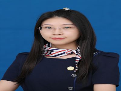 況雯:中學(xué)部英語,四川外國語大學(xué)英語語言文學(xué)學(xué)士，英語功底扎實(shí)，專業(yè)8級，教學(xué)經(jīng)驗豐富。教授學(xué)生3000人次以上；所在教學(xué)點(diǎn)英語單科上線率達(dá)96%