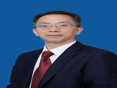 汪繼波:中學(xué)數(shù)學(xué)高級(jí)教師，曾任副校長(zhǎng)、教導(dǎo)主任，年擔(dān)任年級(jí)主任、歷任高中數(shù)學(xué)教研組長(zhǎng)、備課組長(zhǎng)、班主任，廣州市白云區(qū)高三中心組成員等。多次獲教學(xué)成果一等獎(jiǎng)，數(shù)名學(xué)生考入北大、清華、浙大、復(fù)旦、中大、武大等名校，曾獲市級(jí)“優(yōu)秀教師”、“優(yōu)質(zhì)課”競(jìng)賽市級(jí)一等獎(jiǎng)、省級(jí)二等獎(jiǎng)，數(shù)學(xué)競(jìng)賽省級(jí)“優(yōu)秀輔導(dǎo)教師”，“優(yōu)秀班主任”，等等。20多篇數(shù)學(xué)論文公開(kāi)發(fā)表，其中2篇被中國(guó)人民大學(xué)《高中數(shù)學(xué)教與學(xué)》全文轉(zhuǎn)載。