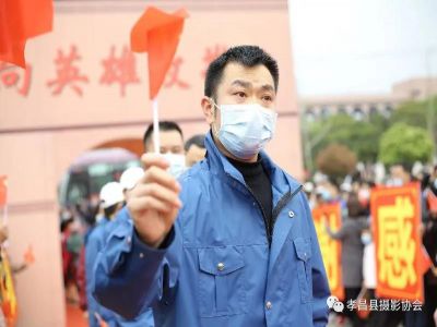 榜樣的力量2：逆行“請戰(zhàn)”湖北，妻子為他點(diǎn)贊！